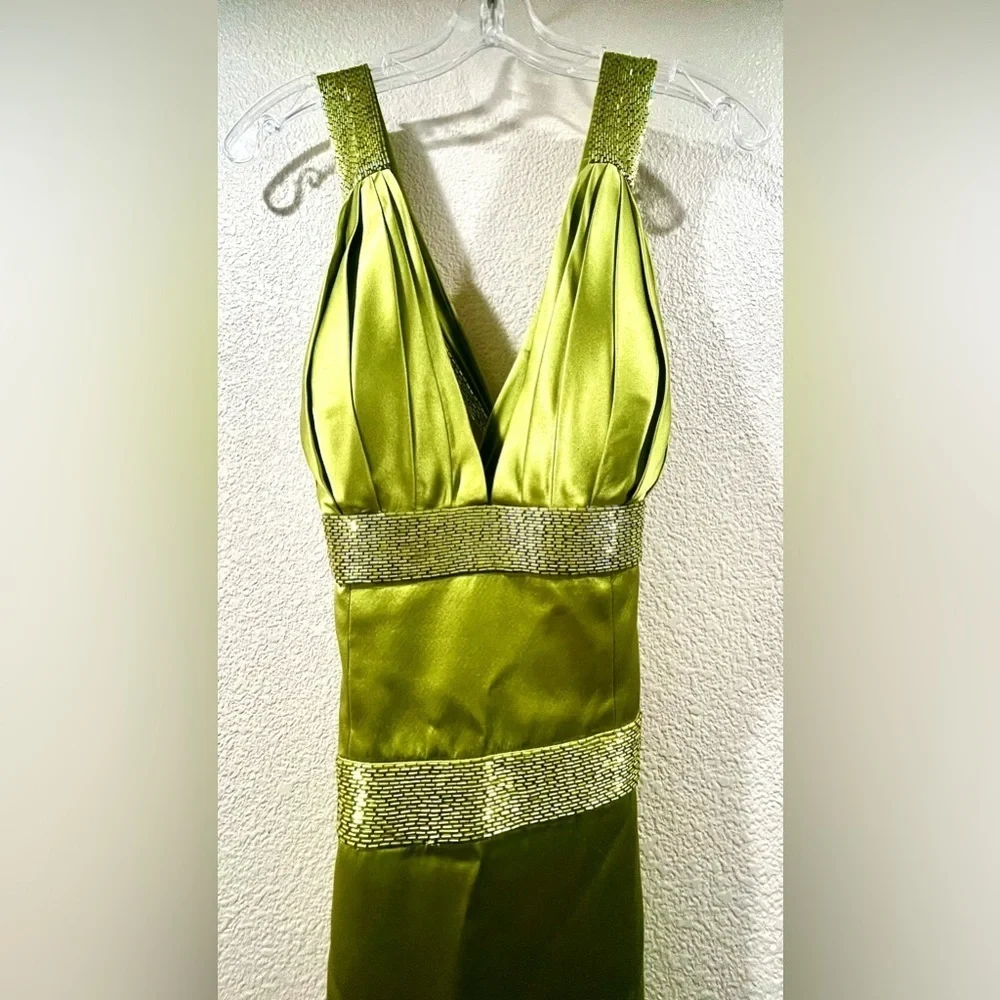 Jovani 100% SILK Green Beaded Backless Evening Gown Size 4 Formal Prom Dress - Picture 13 of 17